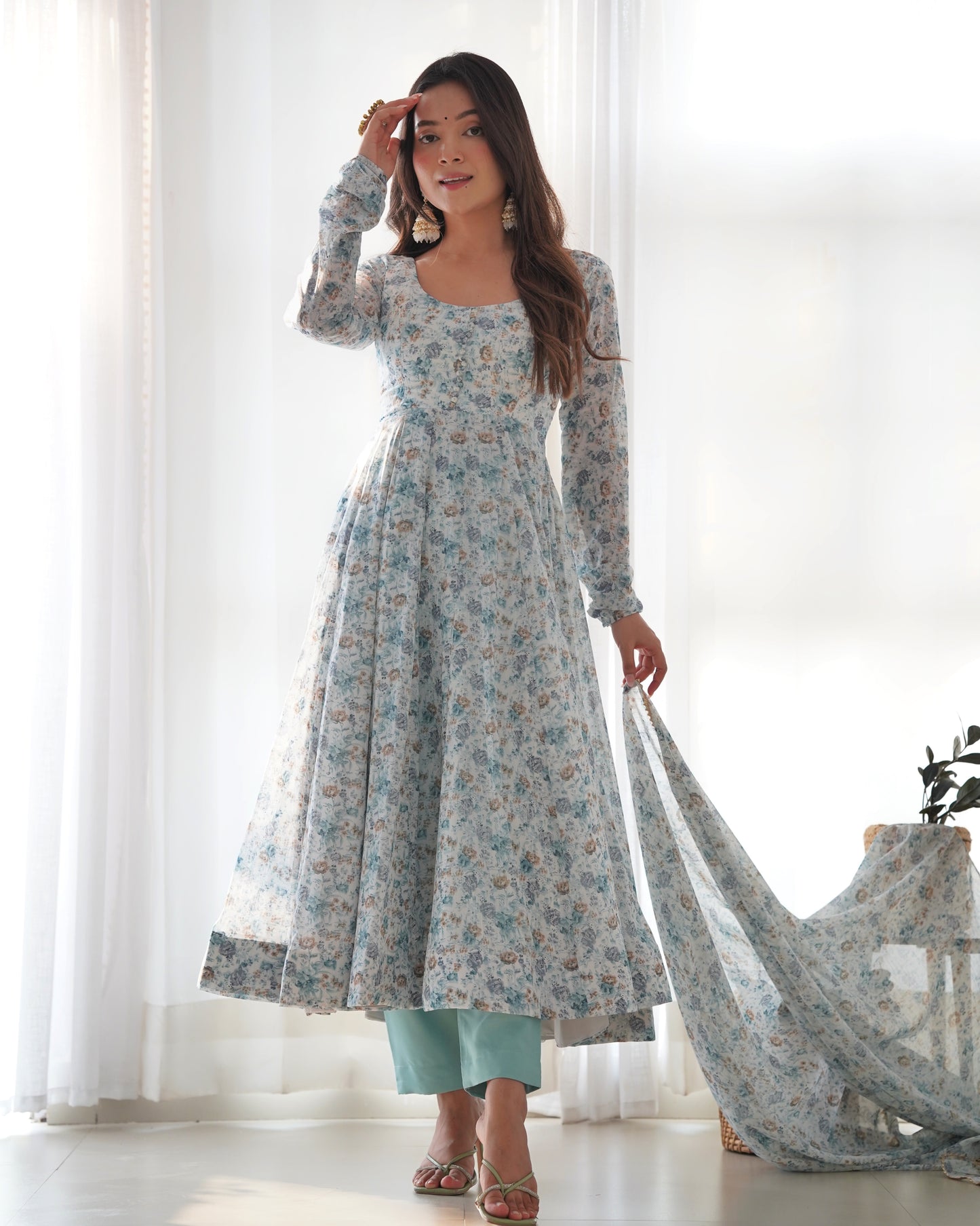 SKYBLUE HEAVY CHIFFON FLORAL PRINT FULLY FLAIR DUPPTA SET WITH PENT