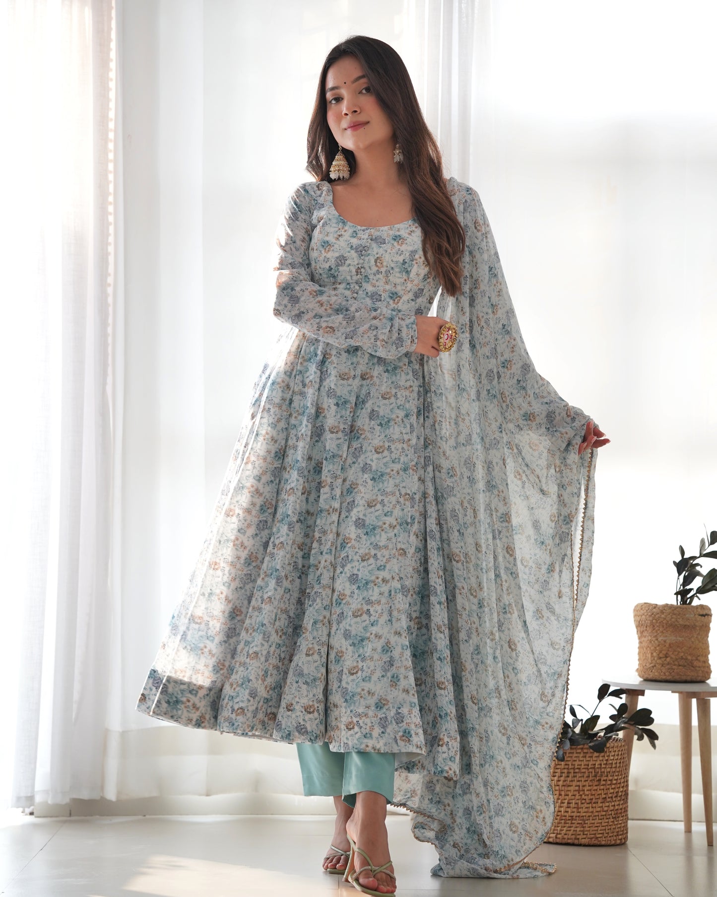 SKYBLUE HEAVY CHIFFON FLORAL PRINT FULLY FLAIR DUPPTA SET WITH PENT