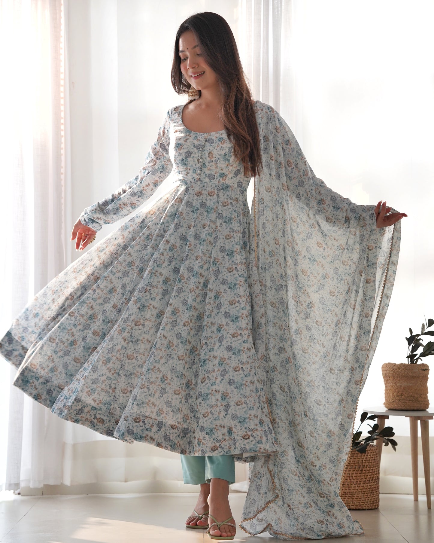 SKYBLUE HEAVY CHIFFON FLORAL PRINT FULLY FLAIR DUPPTA SET WITH PENT