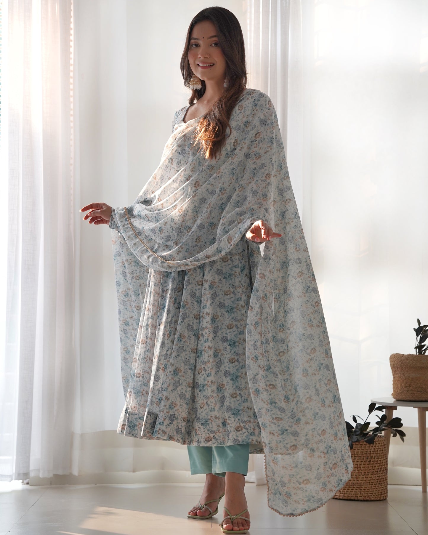 SKYBLUE HEAVY CHIFFON FLORAL PRINT FULLY FLAIR DUPPTA SET WITH PENT